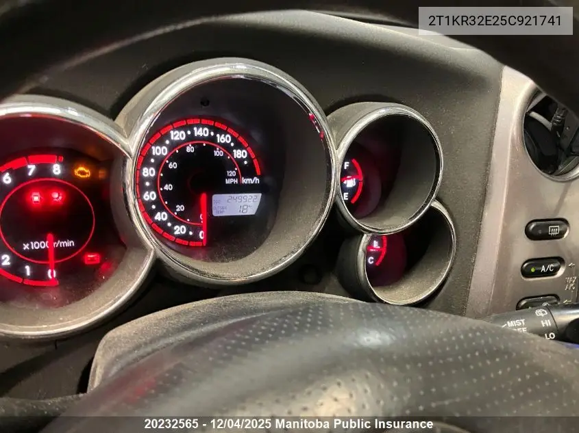 2T1KR32E25C921741 2005 Toyota Matrix