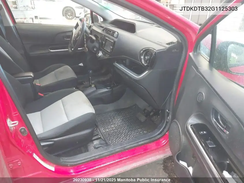 JTDKDTB32G1125303 2016 Toyota Prius C