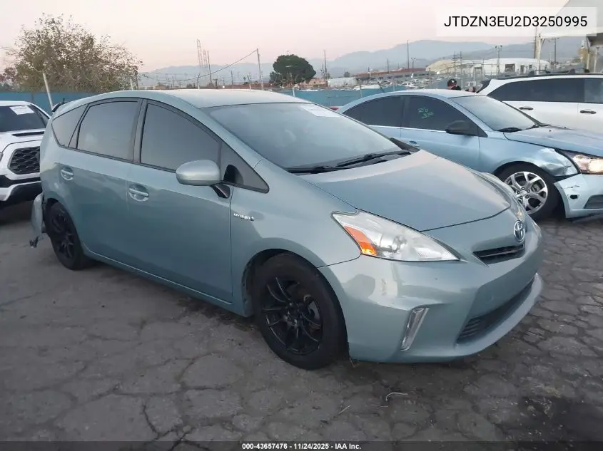 JTDZN3EU2D3250995 2013 Toyota Prius V Three