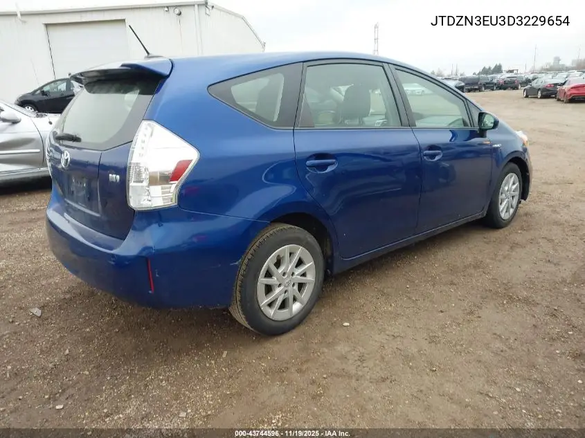 JTDZN3EU3D3229654 2013 Toyota Prius V Three