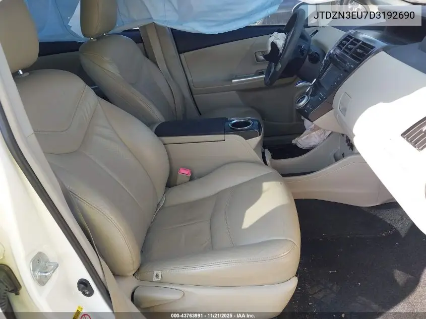JTDZN3EU7D3192690 2013 Toyota Prius V Three