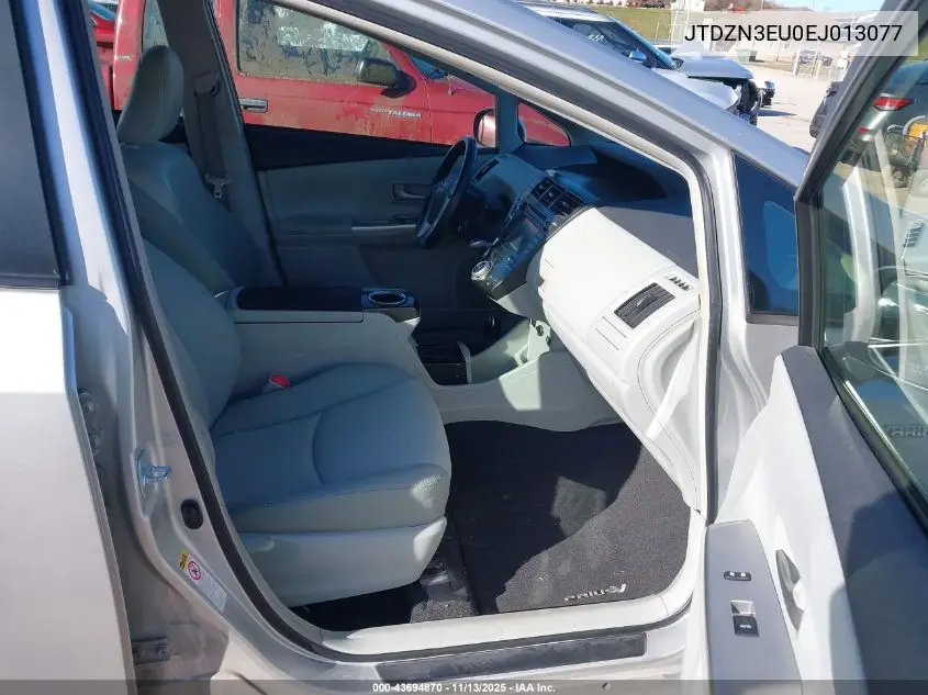JTDZN3EU0EJ013077 2014 Toyota Prius V Five