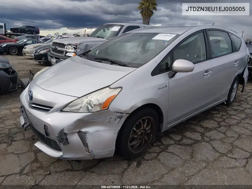 JTDZN3EU1EJ005005 2014 Toyota Prius V Two