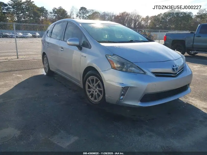 JTDZN3EU5EJ000227 2014 Toyota Prius V Two