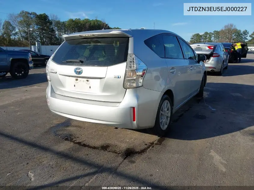 JTDZN3EU5EJ000227 2014 Toyota Prius V Two