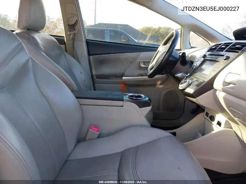 JTDZN3EU5EJ000227 2014 Toyota Prius V Two
