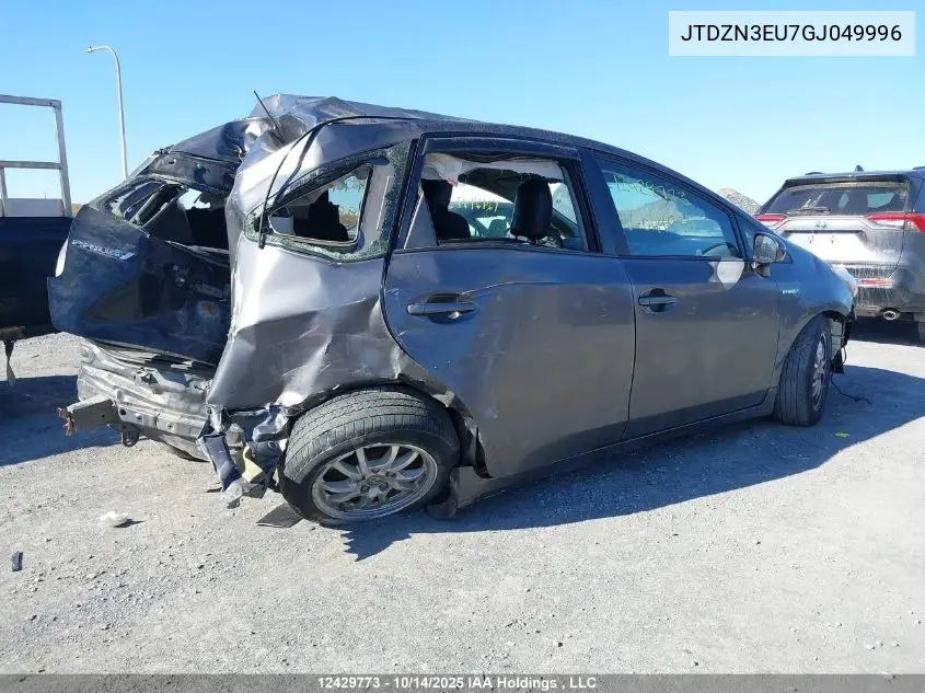 JTDZN3EU7GJ049996 2016 Toyota Prius V