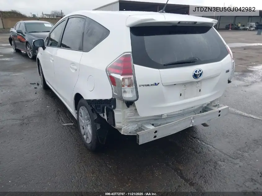 JTDZN3EU5GJ042982 2016 Toyota Prius V Two