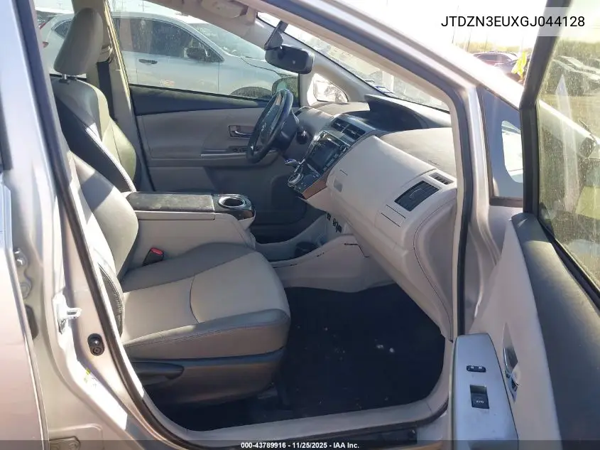 JTDZN3EUXGJ044128 2016 Toyota Prius V Five