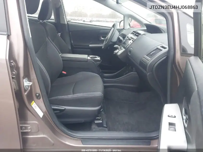 JTDZN3EU4HJ068863 2017 Toyota Prius V Three