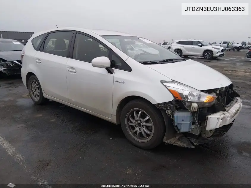 JTDZN3EU3HJ063363 2017 Toyota Prius V Two