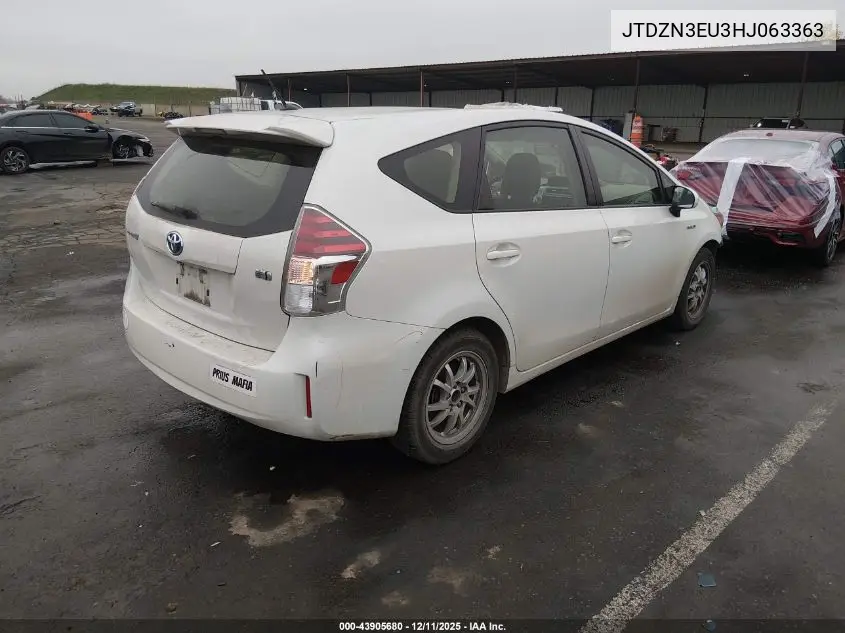 JTDZN3EU3HJ063363 2017 Toyota Prius V Two