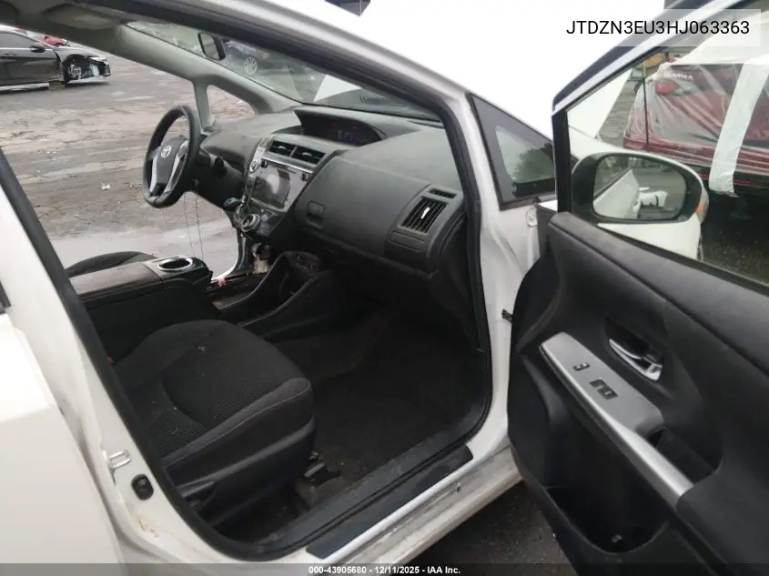 JTDZN3EU3HJ063363 2017 Toyota Prius V Two