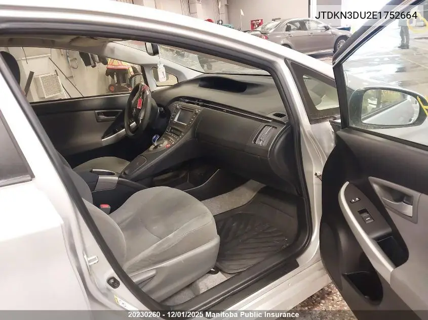 JTDKN3DU2E1752664 2014 Toyota Prius