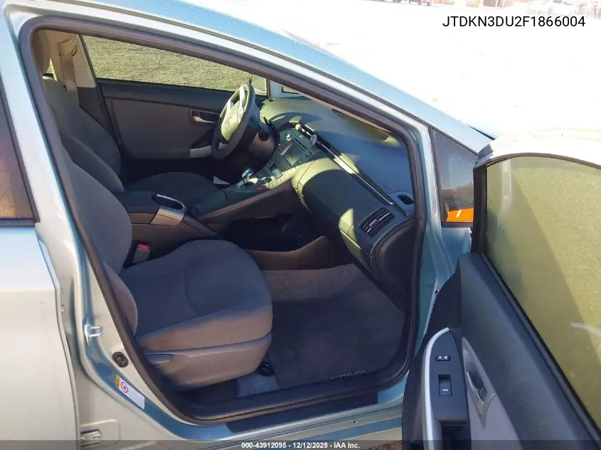 JTDKN3DU2F1866004 2015 Toyota Prius Two