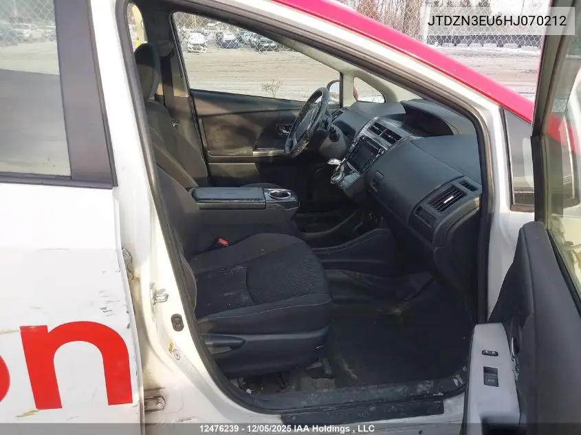 JTDZN3EU6HJ070212 2017 Toyota Prius V