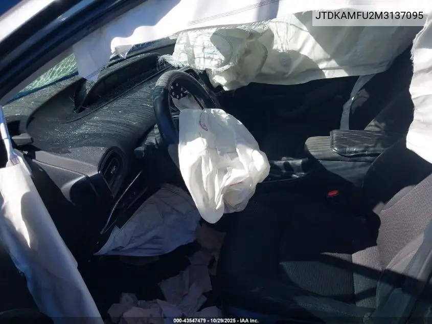 JTDKAMFU2M3137095 2021 Toyota Prius Le