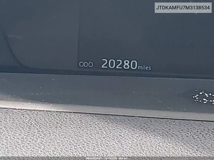 JTDKAMFU7M3138534 2021 Toyota Prius Xle