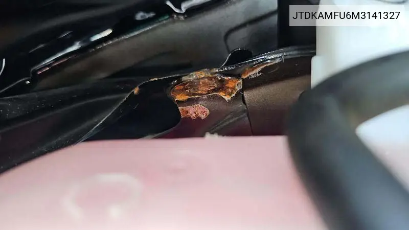 JTDKAMFU6M3141327 2021 Toyota Prius Xle