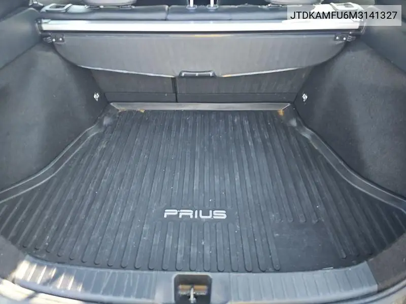 JTDKAMFU6M3141327 2021 Toyota Prius Xle