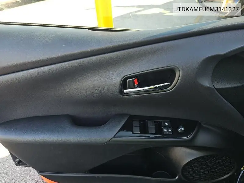 JTDKAMFU6M3141327 2021 Toyota Prius Xle