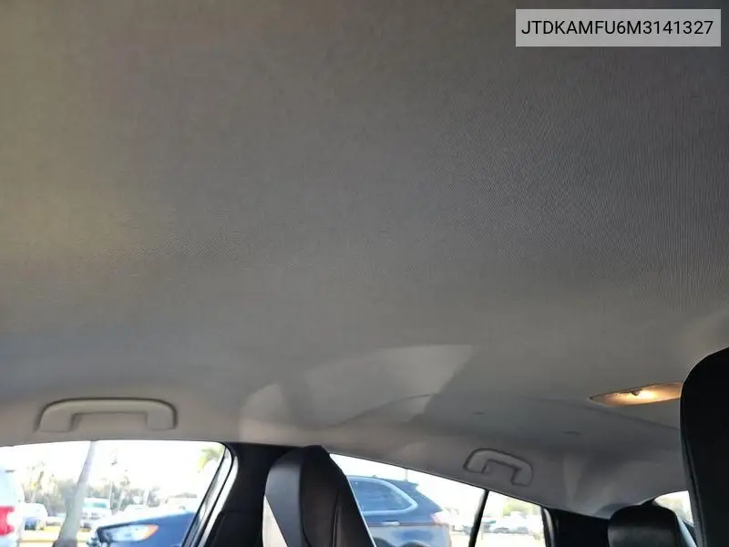 JTDKAMFU6M3141327 2021 Toyota Prius Xle