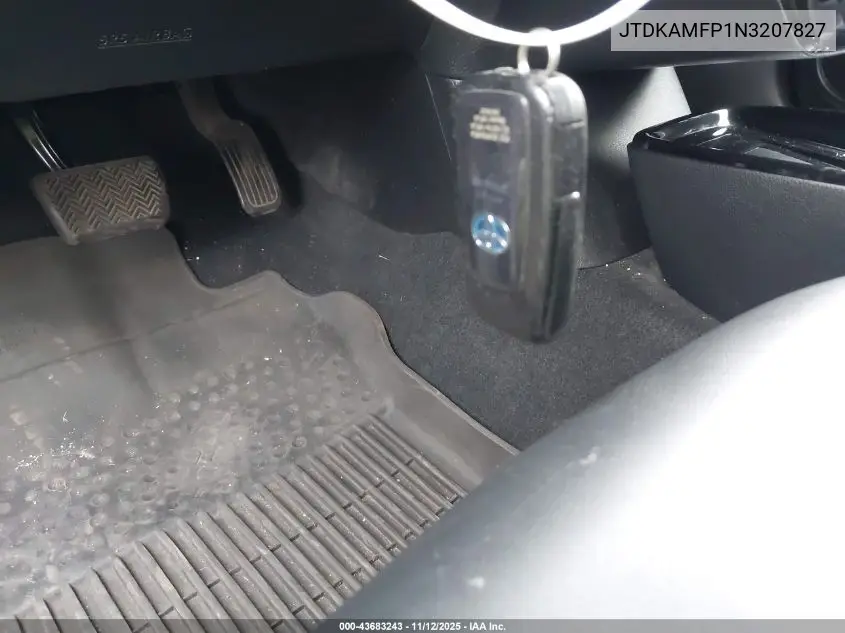 JTDKAMFP1N3207827 2022 Toyota Prius Prime Xle