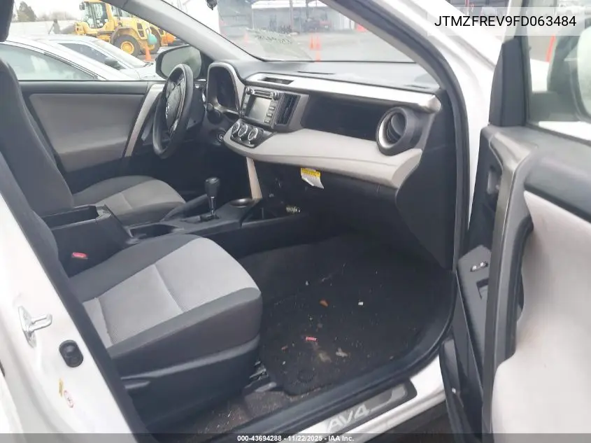 JTMZFREV9FD063484 2015 Toyota Rav4 Le