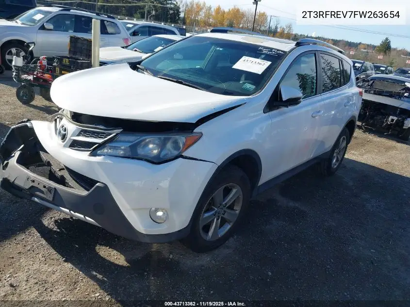 2T3RFREV7FW263654 2015 Toyota Rav4 Xle