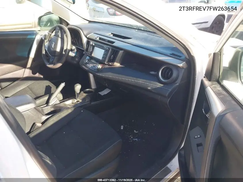 2T3RFREV7FW263654 2015 Toyota Rav4 Xle