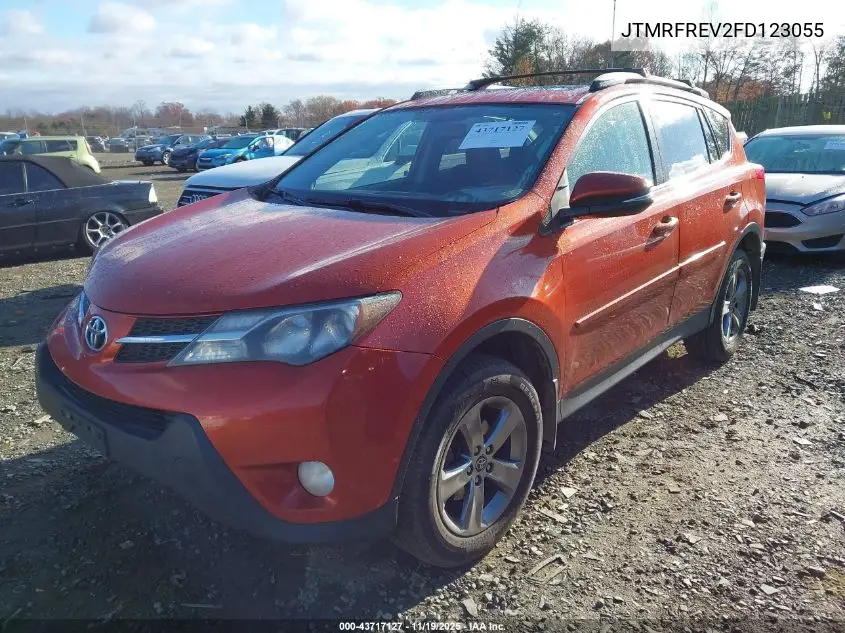 JTMRFREV2FD123055 2015 Toyota Rav4 Xle