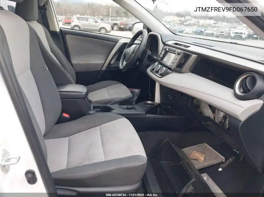JTMZFREV9FD067650 2015 Toyota Rav4 Le