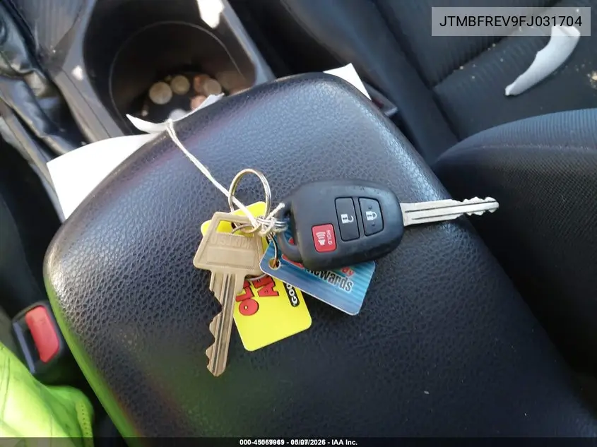 JTMBFREV9FJ031704 2015 Toyota Rav4 Le