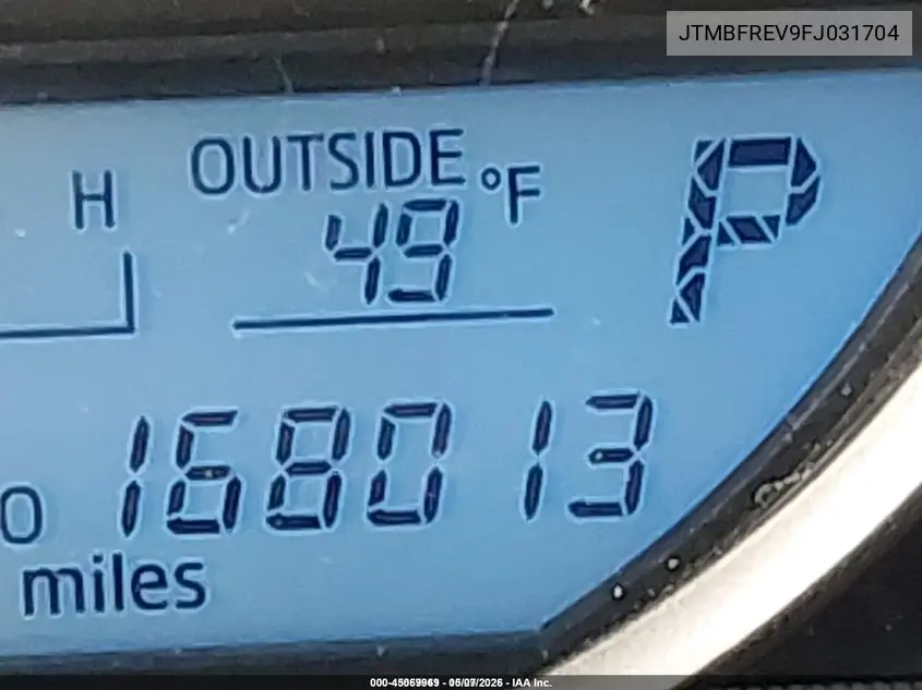JTMBFREV9FJ031704 2015 Toyota Rav4 Le