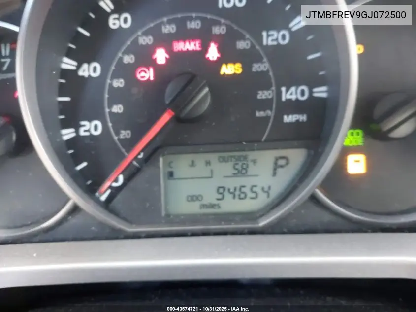 JTMBFREV9GJ072500 2016 Toyota Rav4 Le