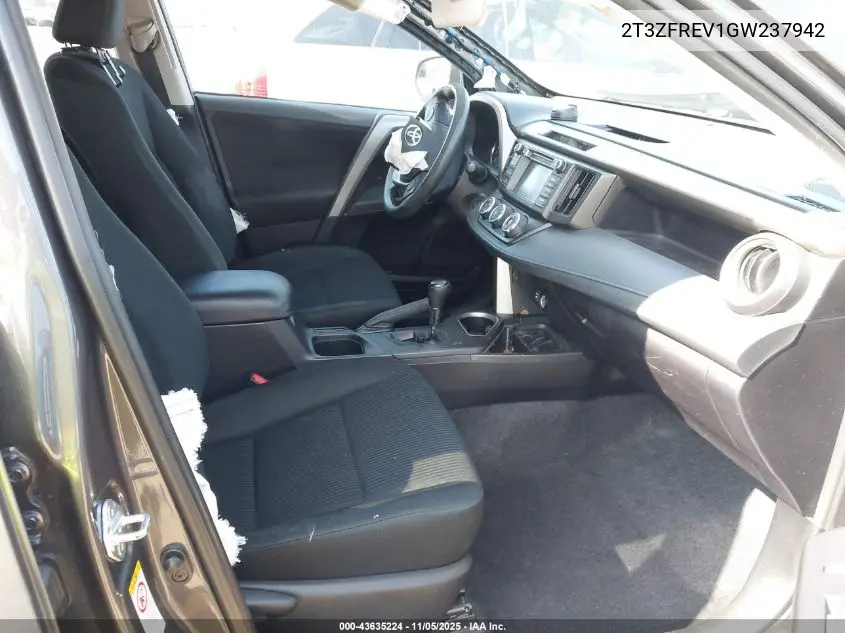 2T3ZFREV1GW237942 2016 Toyota Rav4 Le