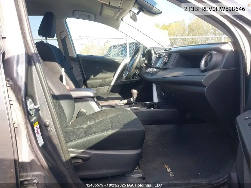 2T3BFREV0HW598646 2017 Toyota Rav4 Le