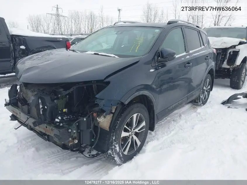 2T3RFREV7HW636064 2017 Toyota Rav4 Xle