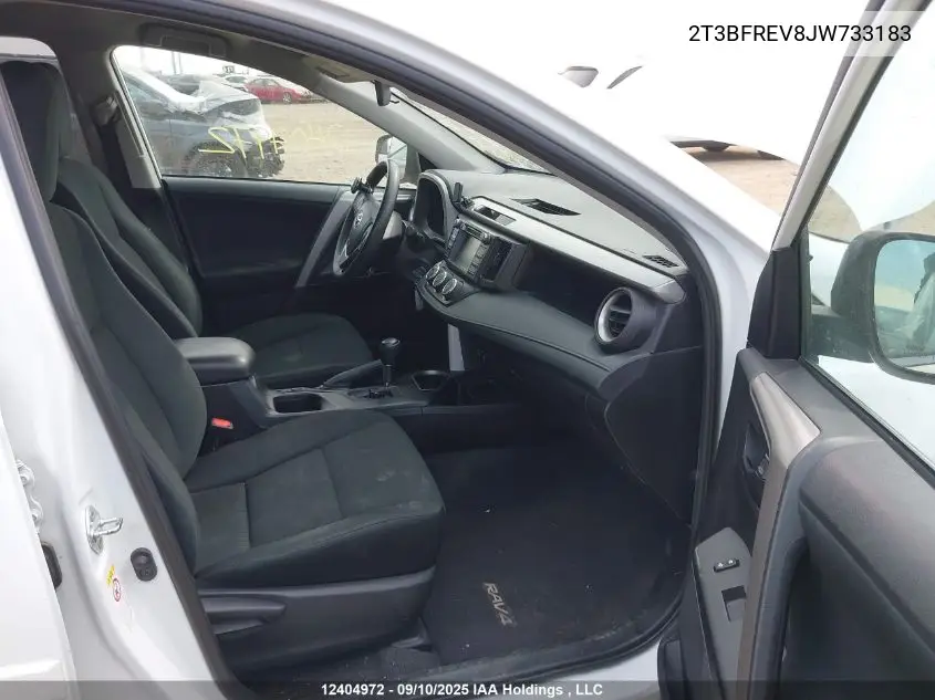 2T3BFREV8JW733183 2018 Toyota Rav4 Le
