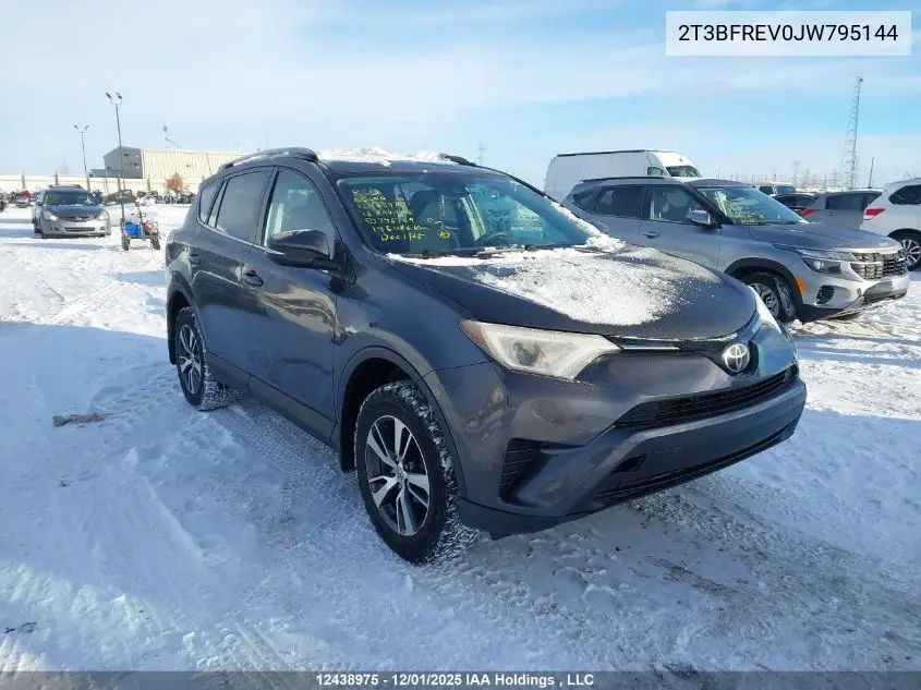 2T3BFREV0JW795144 2018 Toyota Rav4 Le