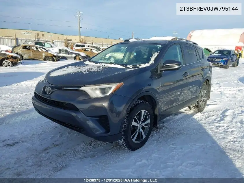 2T3BFREV0JW795144 2018 Toyota Rav4 Le