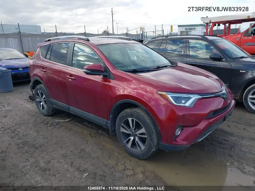 2T3RFREV8JW833928 2018 Toyota Rav4 Xle