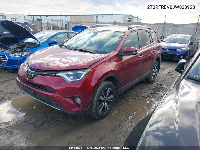 2T3RFREV8JW833928 2018 Toyota Rav4 Xle