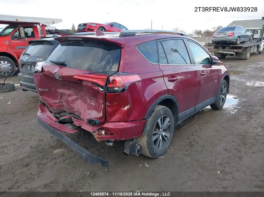 2T3RFREV8JW833928 2018 Toyota Rav4 Xle