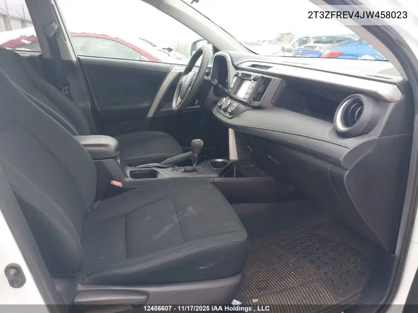 2T3ZFREV4JW458023 2018 Toyota Rav4 Le