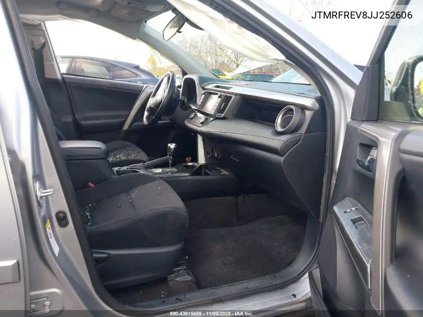 JTMRFREV8JJ252606 2018 Toyota Rav4 Xle