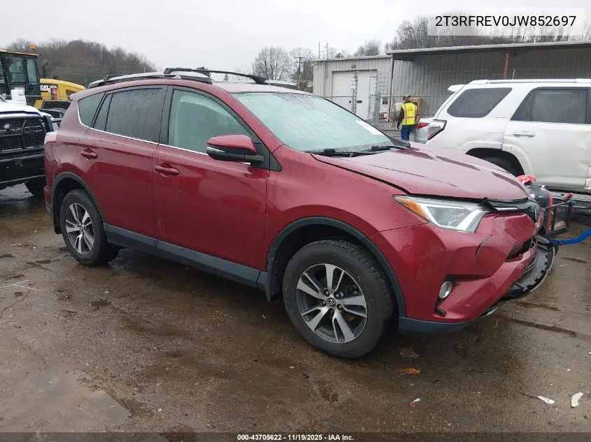 2T3RFREV0JW852697 2018 Toyota Rav4 Xle