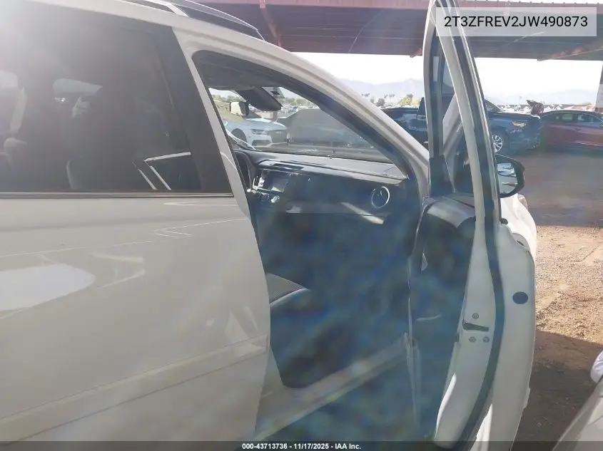 2T3ZFREV2JW490873 2018 Toyota Rav4 Le