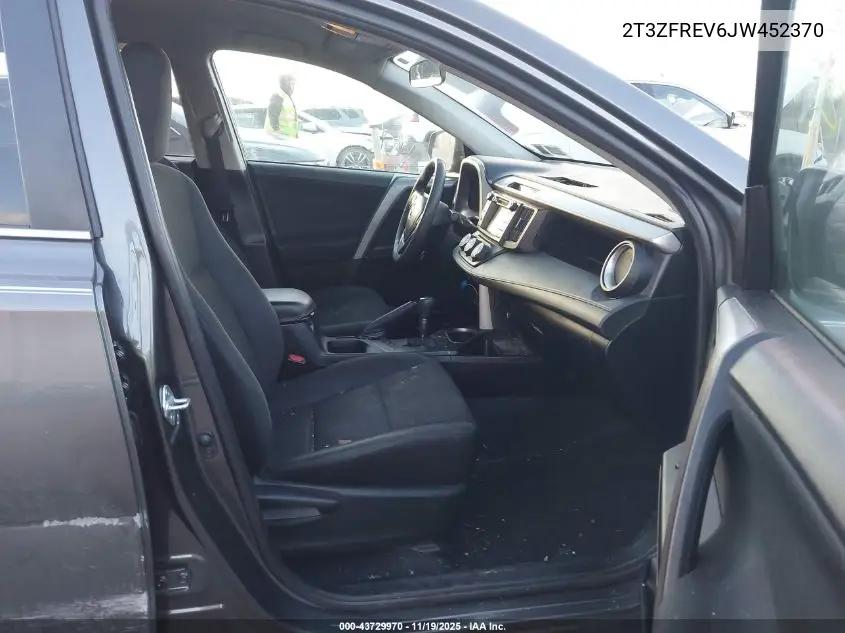 2T3ZFREV6JW452370 2018 Toyota Rav4 Le