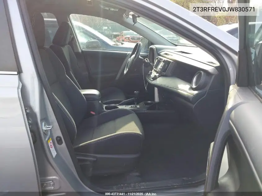 2T3RFREV0JW830571 2018 Toyota Rav4 Xle